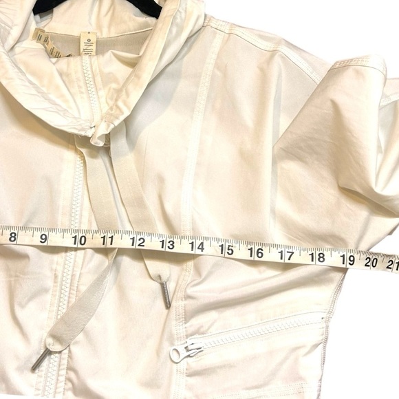 RARE Lululemon Seek the Peak Jacket- White Size 8 - Picture 9 of 10